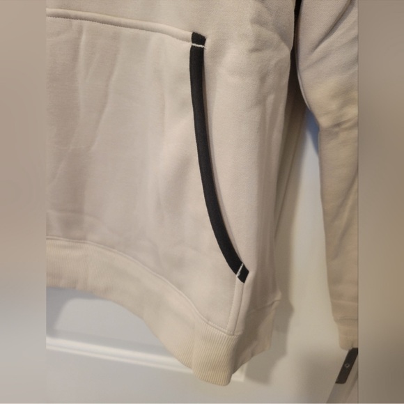 Mens Under Armour Hoodie Sweatshirt
2XL Cream & Gold W/Front Pocket - Picture 4 of 9